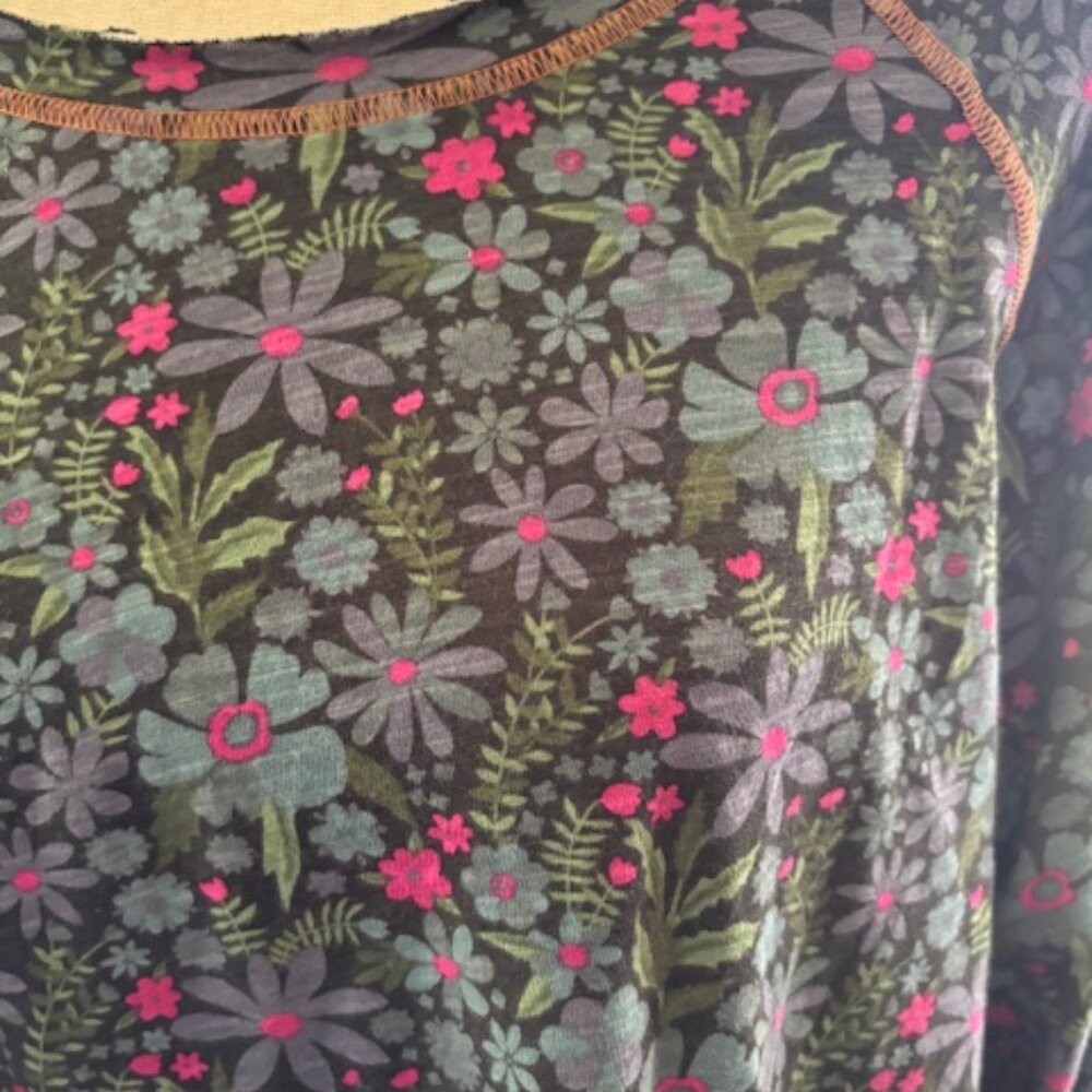 Lot of 4 Woman's Shirts - Picture 12 of 13